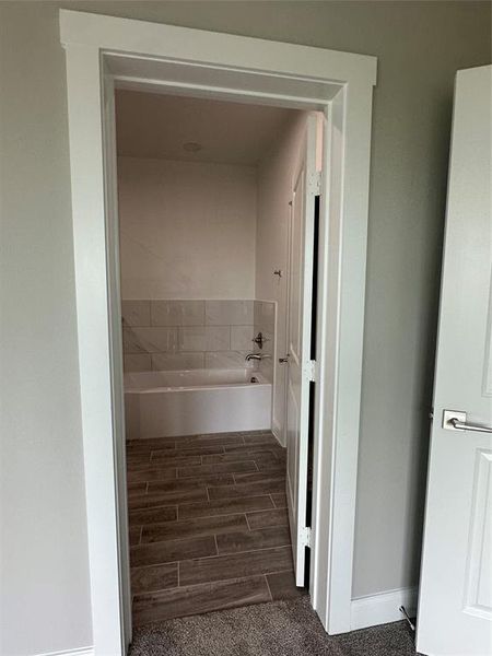 Spacious, unfurnished interior of a new home in , Dallas (Image 10).