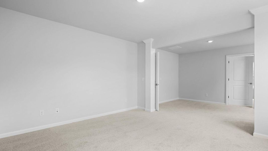 Spacious, unfurnished interior of a new home in Founders Corner, Lincolnville (Image 37).