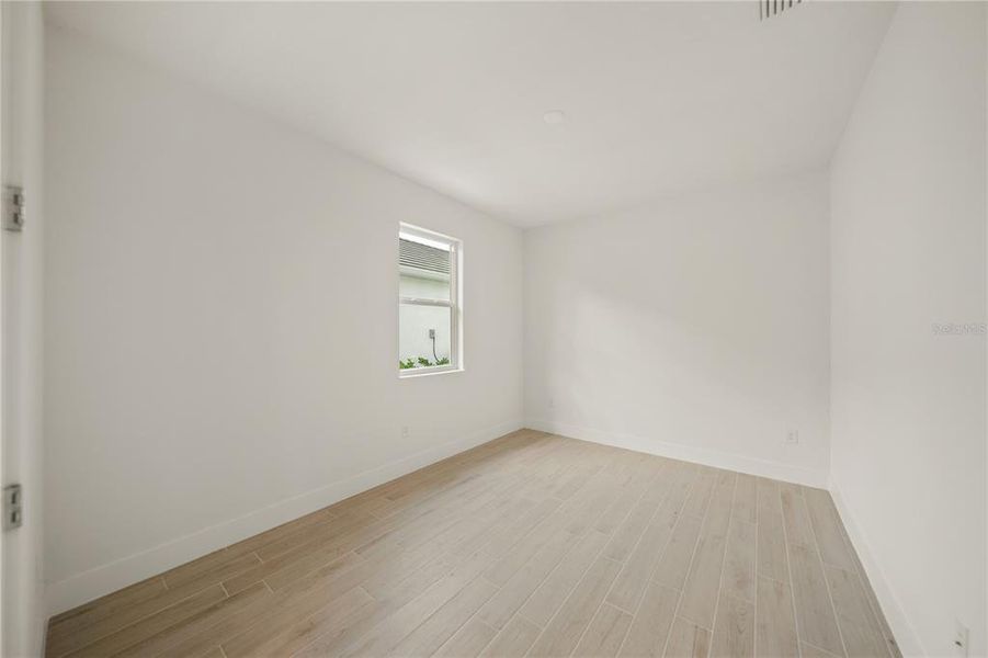 Spacious, unfurnished interior of a new home in Shellstone at Waterside, Sarasota (Image 18). Spacious, unfurnished interior of a new home in Shellstone at Waterside, Sarasota (Image 18).