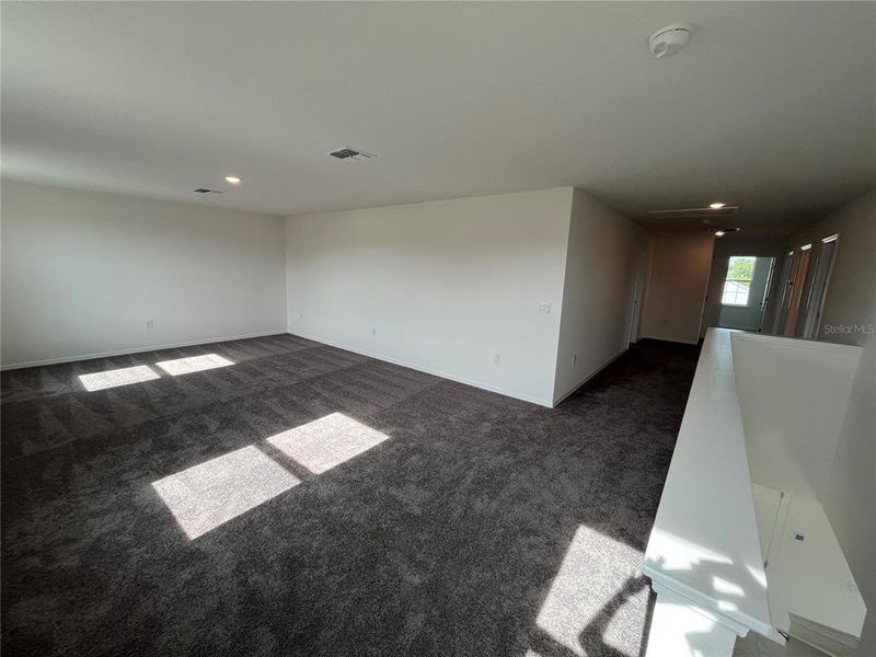 Spacious, unfurnished interior of a new home in Villa Pass, Mascotte (Image 19).