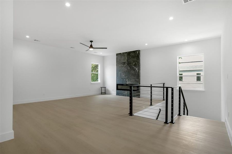 Spacious, unfurnished interior of a new home in , Dallas (Image 19).