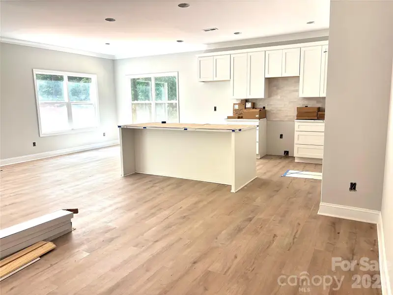 Spacious, unfurnished interior of a new home in , Monroe (Image 4).