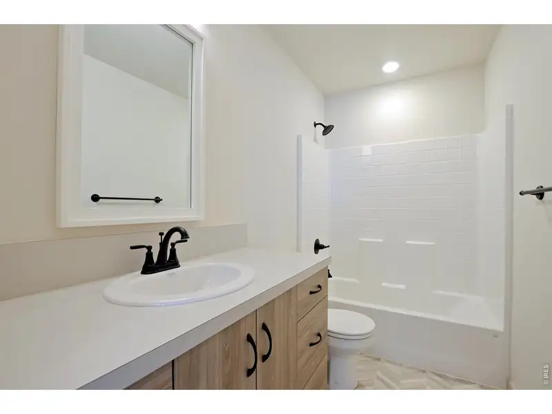 Image 33 of a home in .