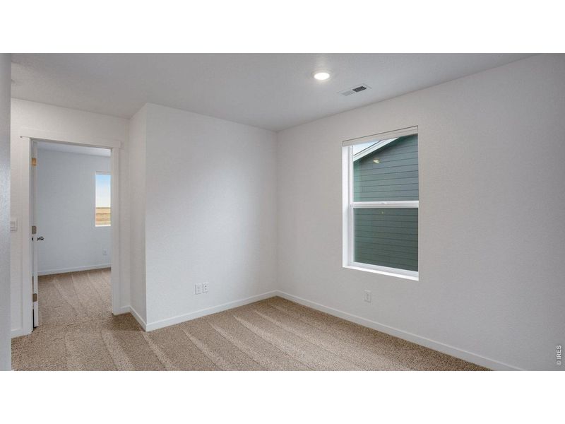 Spacious, unfurnished interior of a new home in Tailholt, Severance (Image 30).