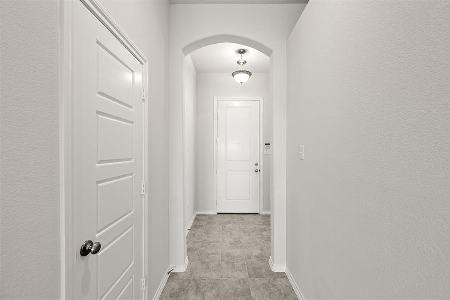 Spacious, unfurnished interior of a new home in Chisholm Hills, Cleburne (Image 28).