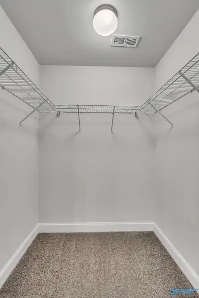 Spacious, unfurnished interior of a new home in Winding Oaks, Weeki Wachee (Image 20).