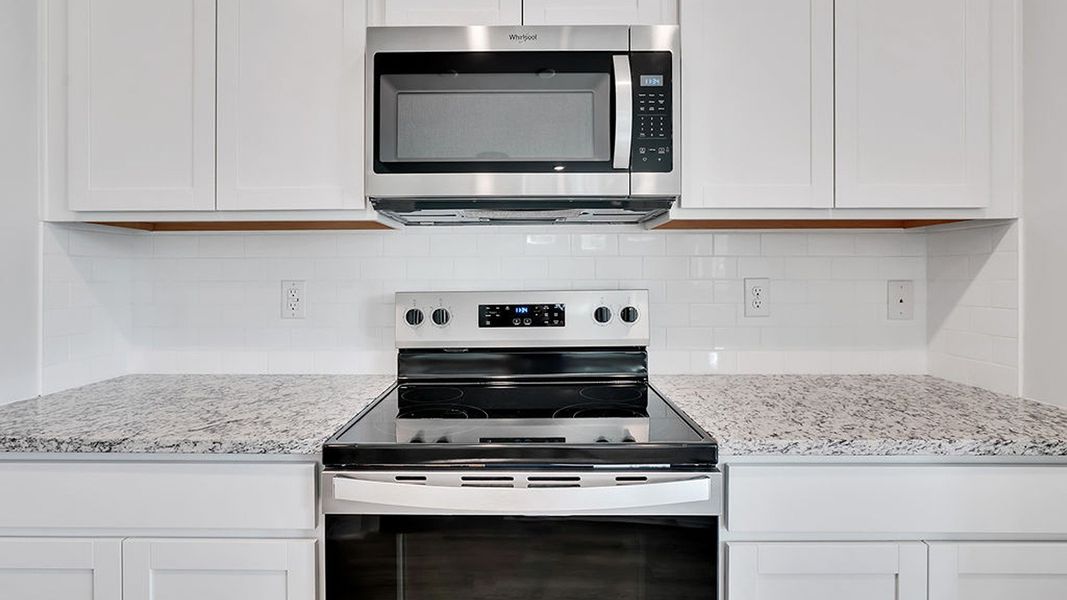 Representative interior finishes for a home built from the BRADFORD by D.R. Horton in Indigo Preserve, Leland (Image 15).