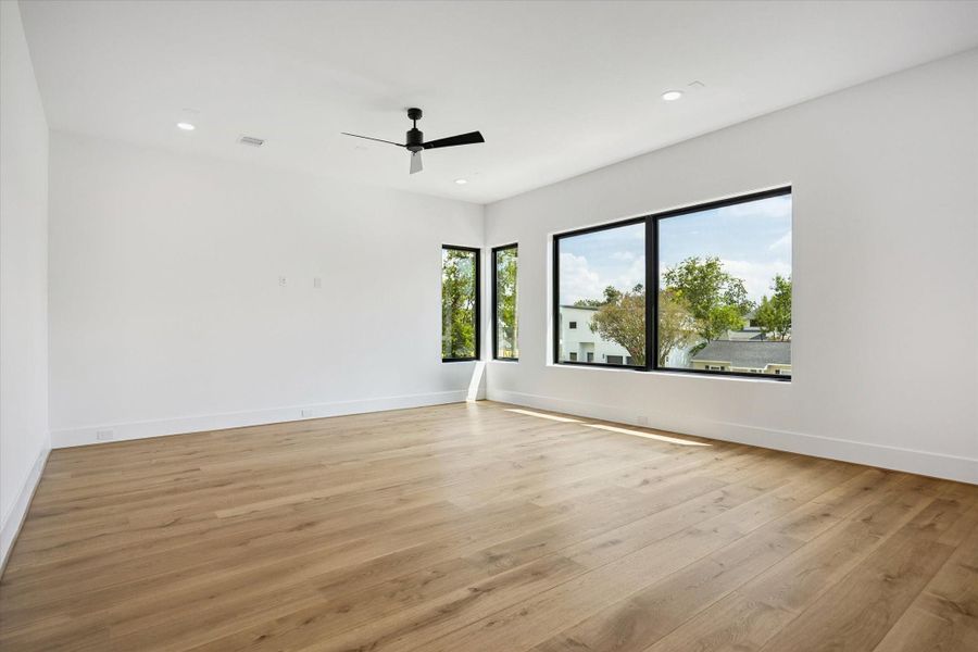 One of a kind game/media room, features a large wet bar and abundant natural light. This is the perfect area for family and friends gathering. One of a kind game/media room, features a large wet bar and abundant natural light. This is the perfect area for family and friends gathering.