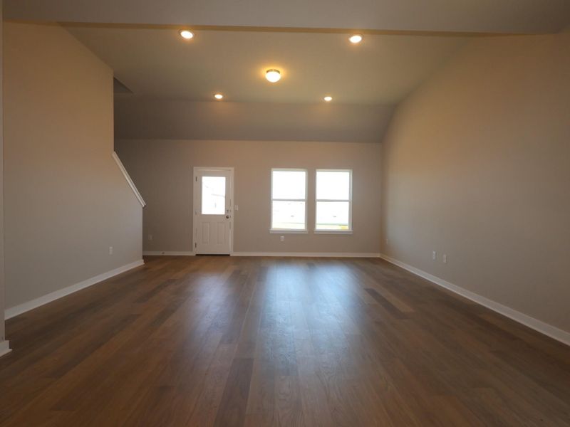 Spacious, unfurnished interior of a new home in Cascades at Onion Creek, Austin (Image 9).