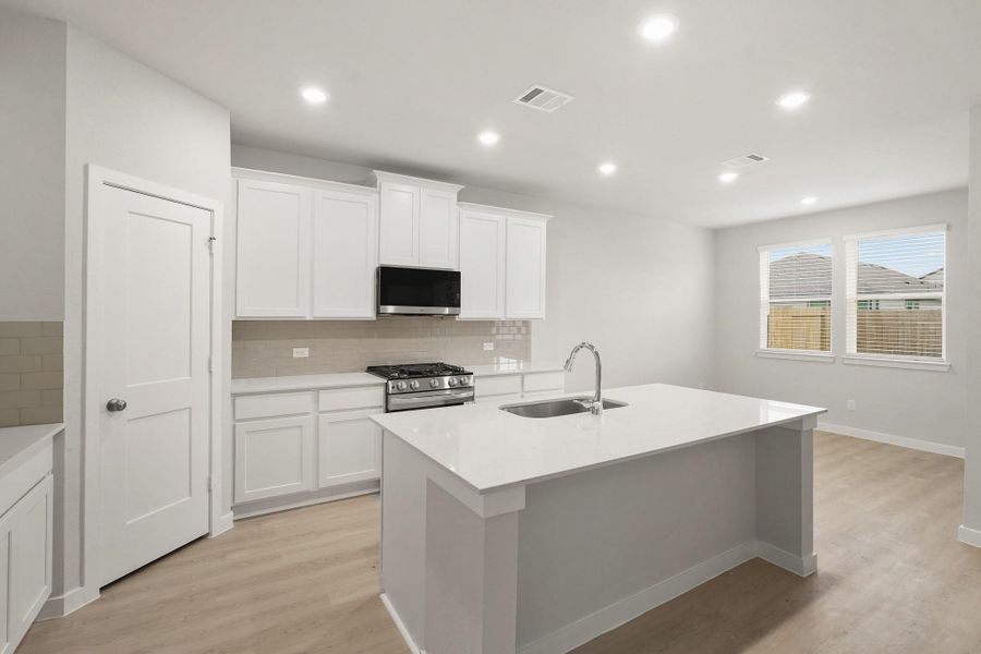 Furnished interior view inside a new home in Valor Park, Bay City (Image 8).