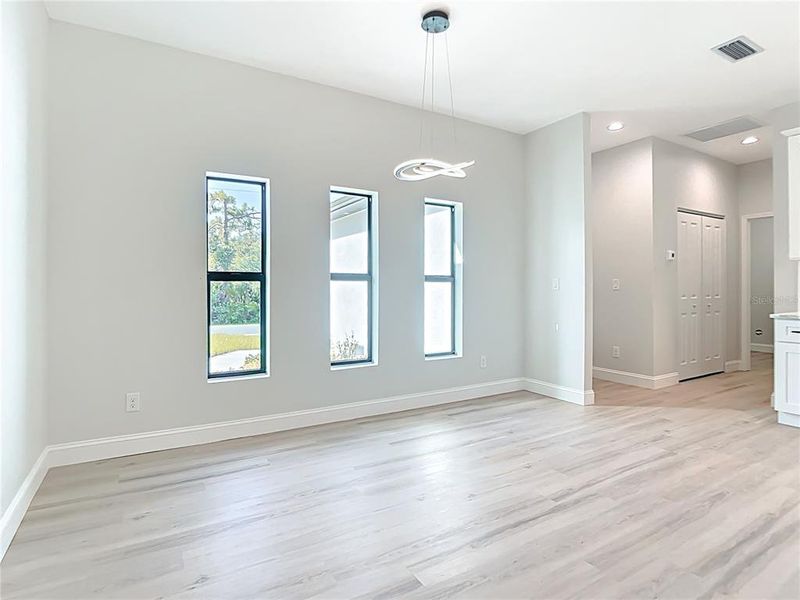 Spacious, unfurnished interior of a new home in , Englewood (Image 28).