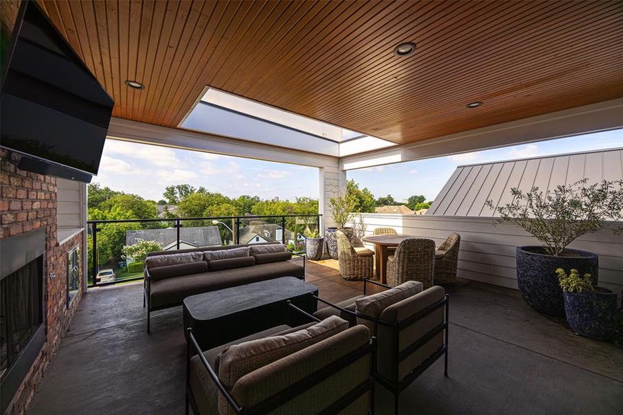 Exterior details and patio area of a home in , Dallas (Image 25).