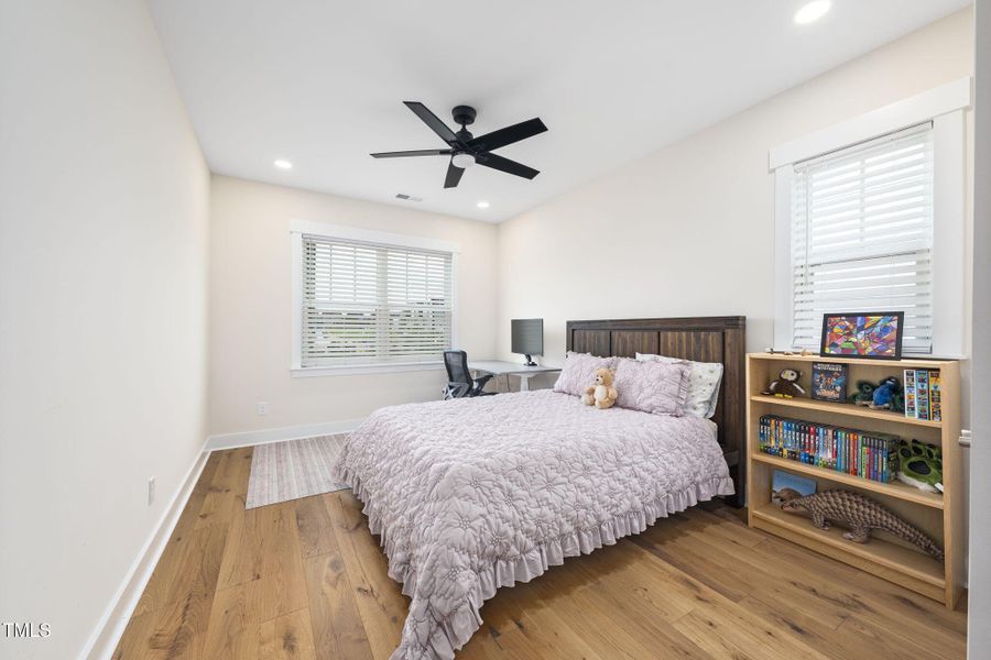 36-web-or-mls-225 Holding Dairy-285