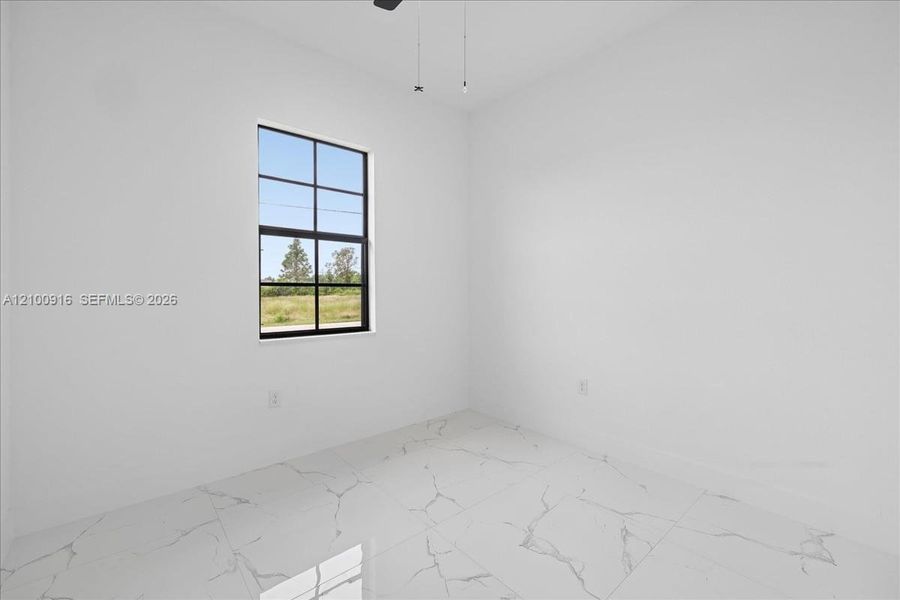 Spacious, unfurnished interior of a new home in , Lehigh Acres (Image 25).