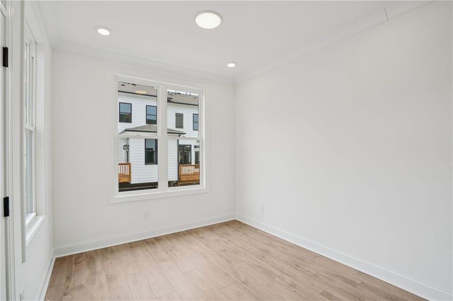 Spacious, unfurnished interior of a new home in Waterhaven, Cumming (Image 11).