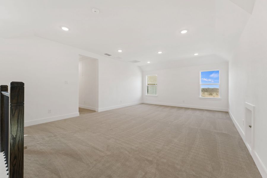 Spacious, unfurnished interior of a new home in Union Park, Little Elm (Image 29).