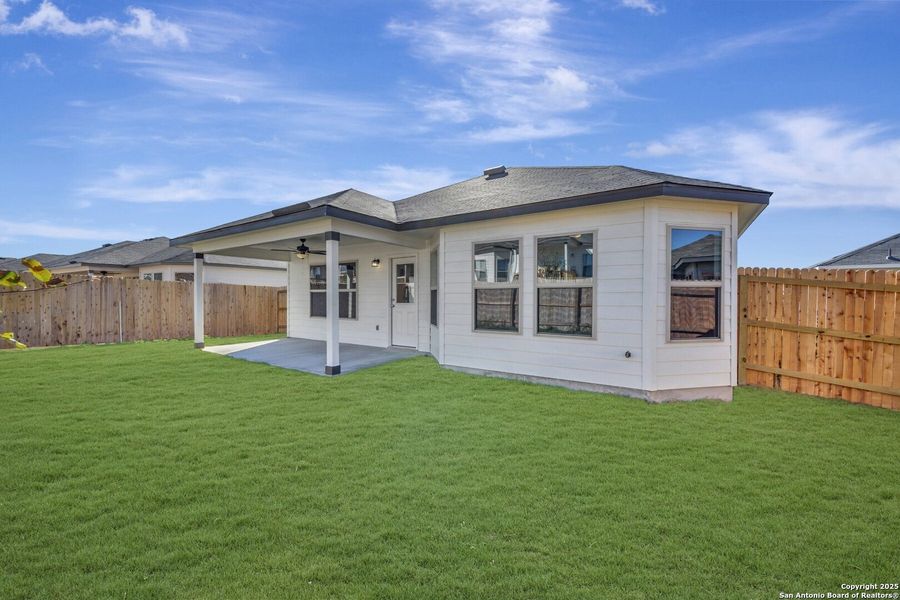 Exterior details and patio area of a home in Greenspoint Heights, Seguin (Image 3).