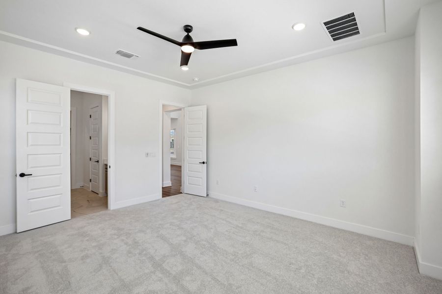 Representative unfurnished interior of a home built from the Denali by Pacesetter Homes in Easton Park, Austin (Image 34).