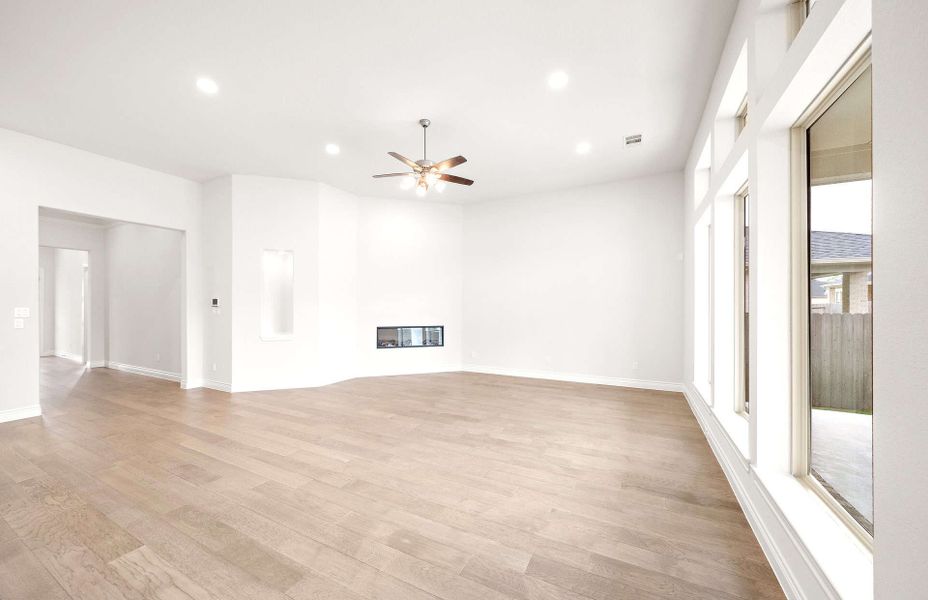 Representative unfurnished interior of a home built from the 3326AU by Ravenna Homes in Audubon 60′, Magnolia (Image 25).