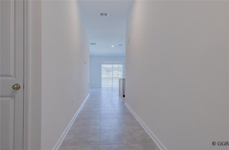 Spacious, unfurnished interior of a new home in Knightsbridge, Kissimmee (Image 14). Spacious, unfurnished interior of a new home in Knightsbridge, Kissimmee (Image 14).