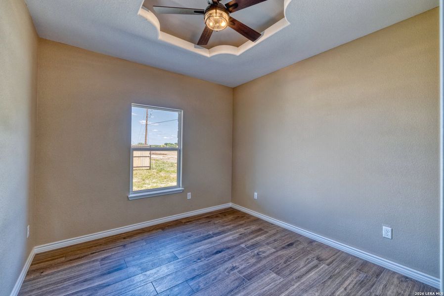 Spacious, unfurnished interior of a new home in , Uvalde (Image 16).