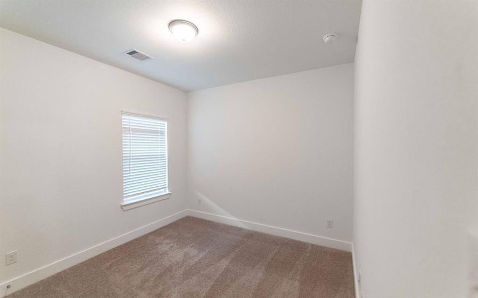 Spacious, unfurnished interior of a new home in River Ranch Meadows, Dayton (Image 11).