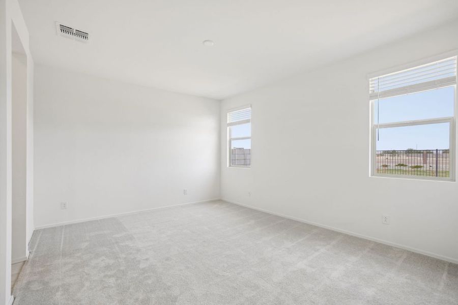 Spacious, unfurnished interior of a new home in Bella Camino Traditions, San Tan Valley (Image 6).