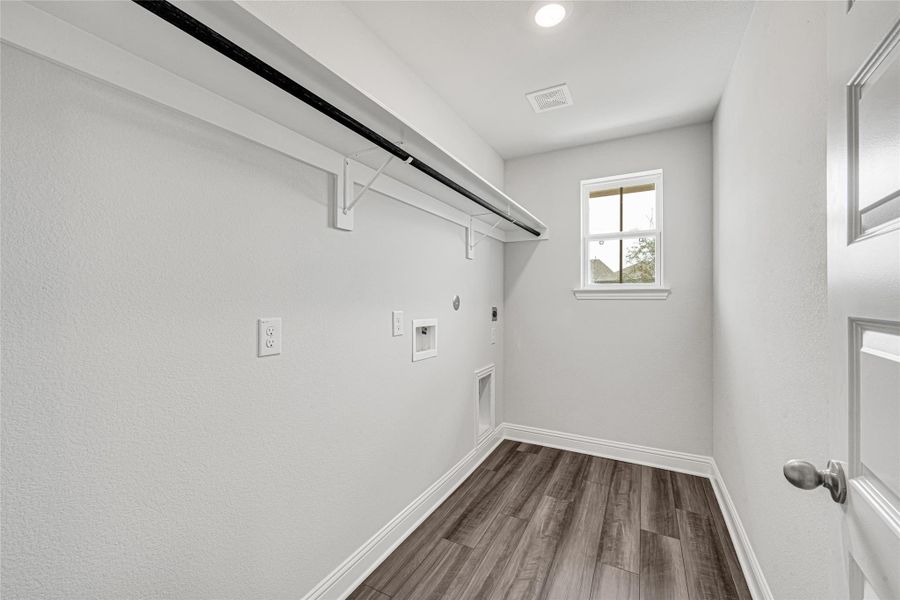 Spacious, unfurnished interior of a new home in Stonebrooke, Conroe (Image 12).