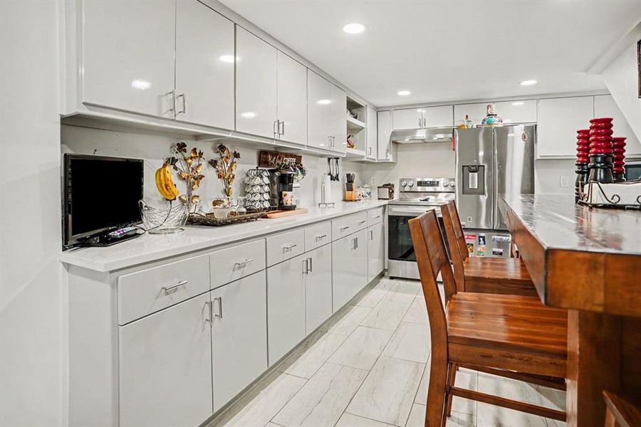 Furnished interior view inside a new home in , Kaufman (Image 19).