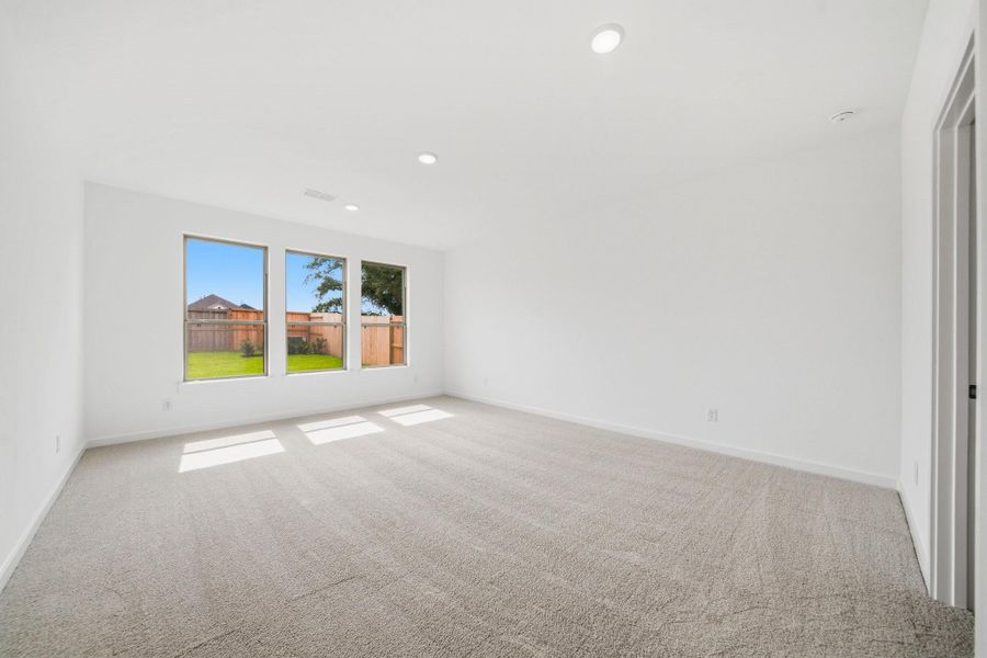 Spacious, unfurnished interior of a new home in Sienna 45', 50', Missouri City (Image 13).