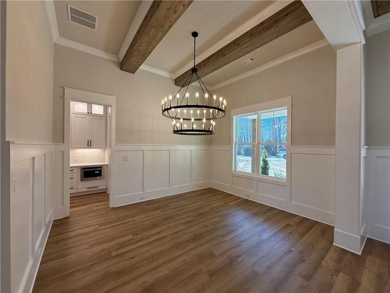 Spacious, unfurnished interior of a new home in , Athens (Image 47). Spacious, unfurnished interior of a new home in , Athens (Image 47).
