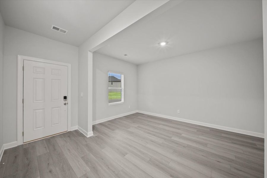 Spacious, unfurnished interior of a new home in Shiloh Valley, Piedmont (Image 15).