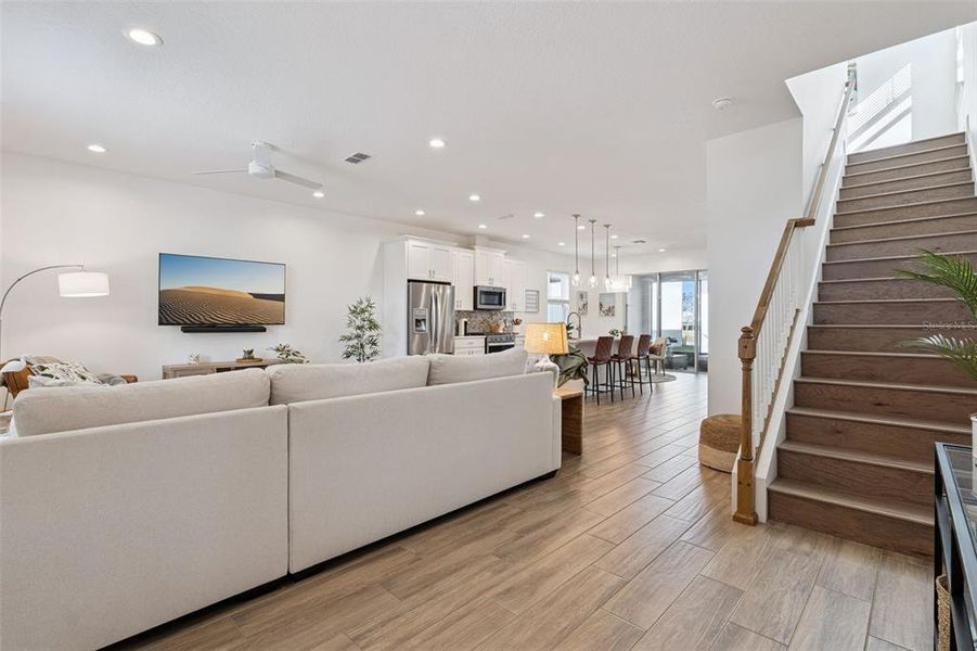 Furnished interior view inside a new home in , Winter Garden (Image 19).