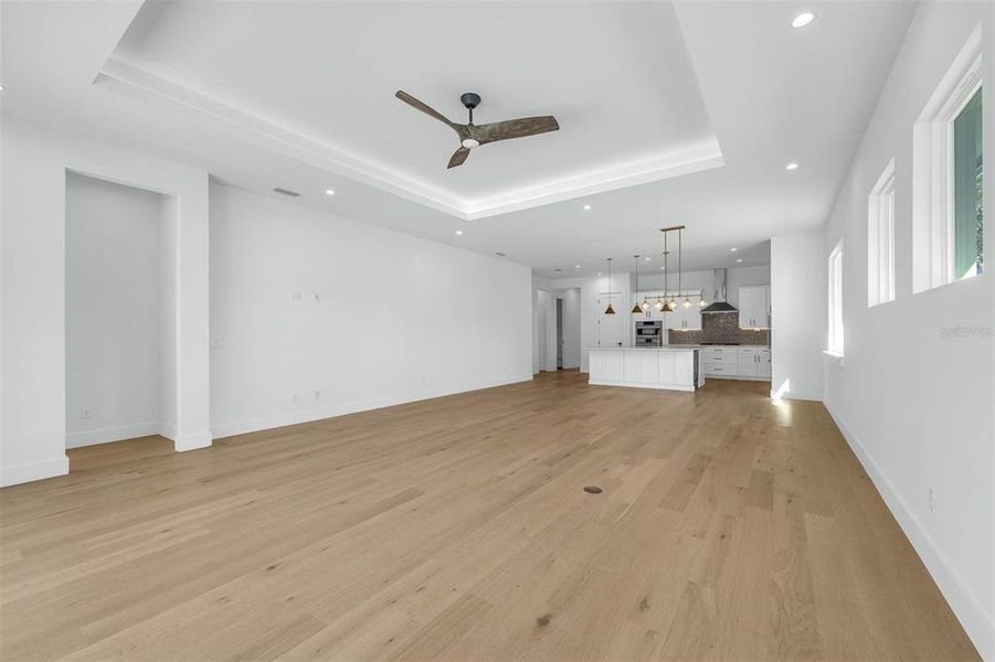 Spacious, unfurnished interior of a new home in , Winter Park (Image 23).