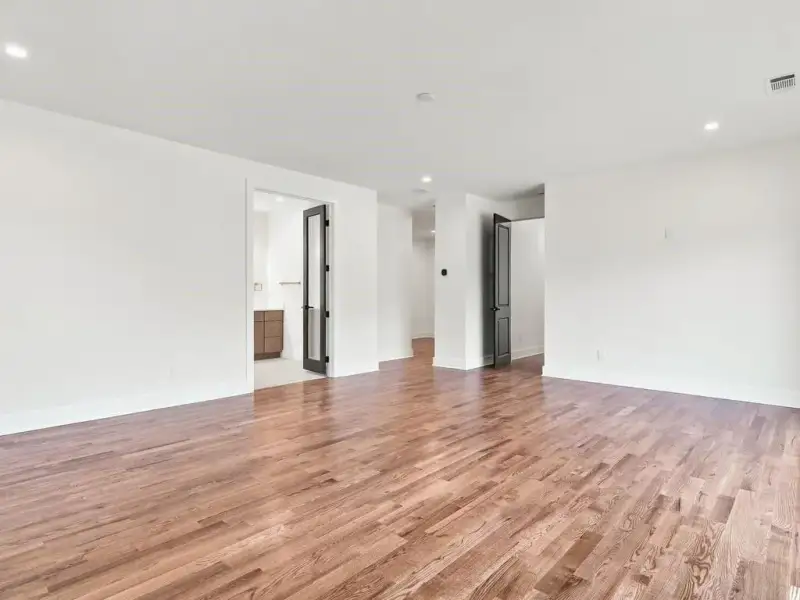 Spacious, unfurnished interior of a new home in , Marietta (Image 30).