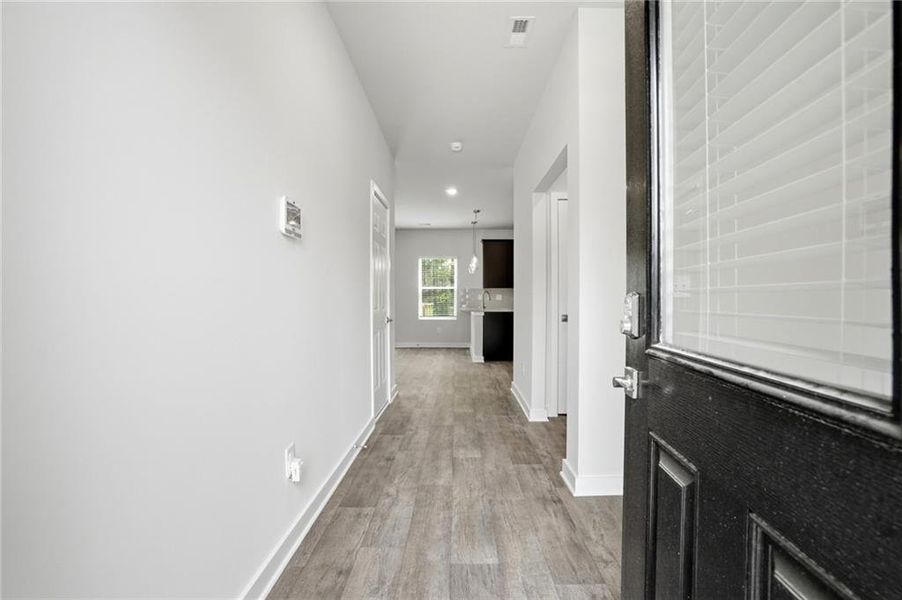 Spacious, unfurnished interior of a new home in Creekbend Overlook, South Fulton (Image 11).