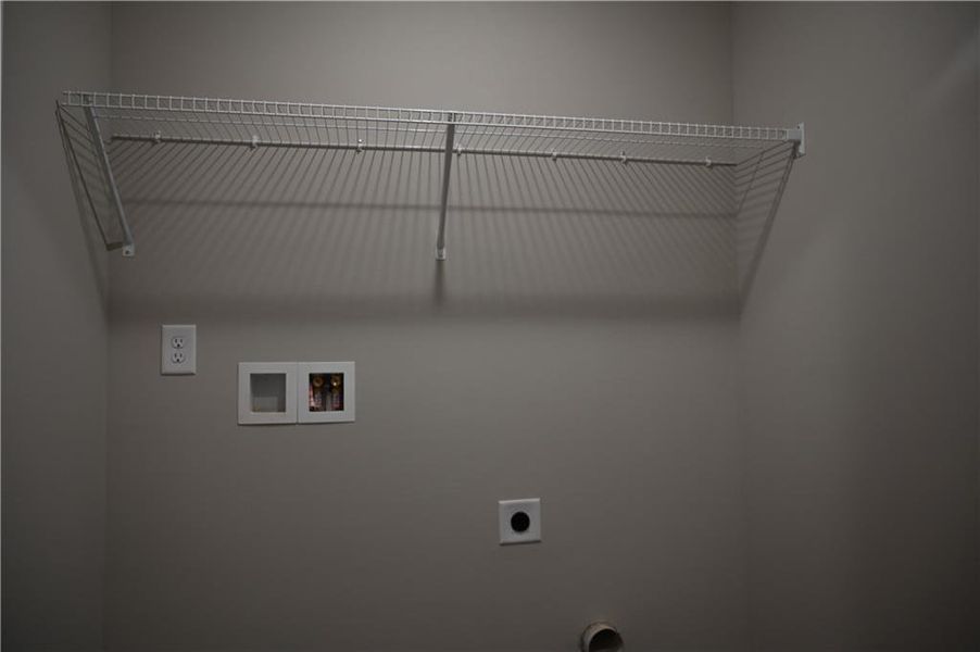 Spacious, unfurnished interior of a new home in , Gainesville (Image 16).