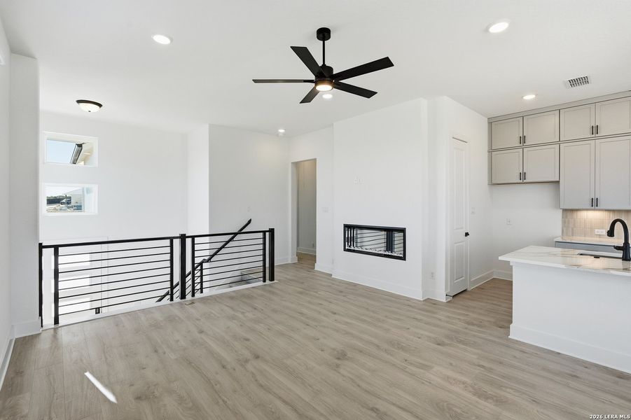 Spacious, unfurnished interior of a new home in Prominence, San Antonio (Image 28).