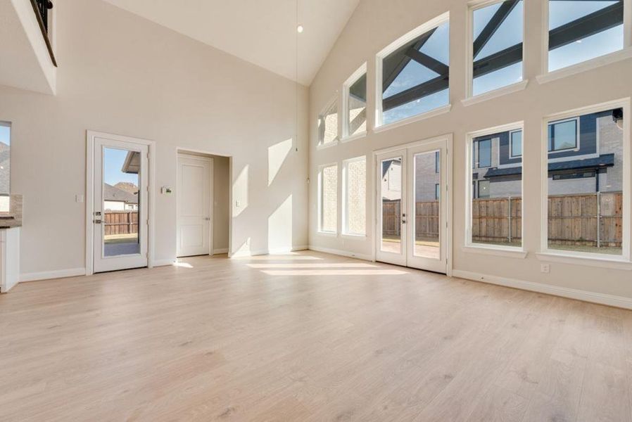 Spacious, unfurnished interior of a new home in South Pointe, Mansfield (Image 24).