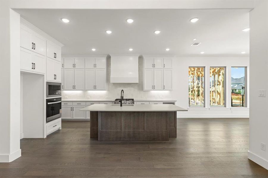 21. 2651 Pelican Point - Kitchen 21. 2651 Pelican Point - Kitchen