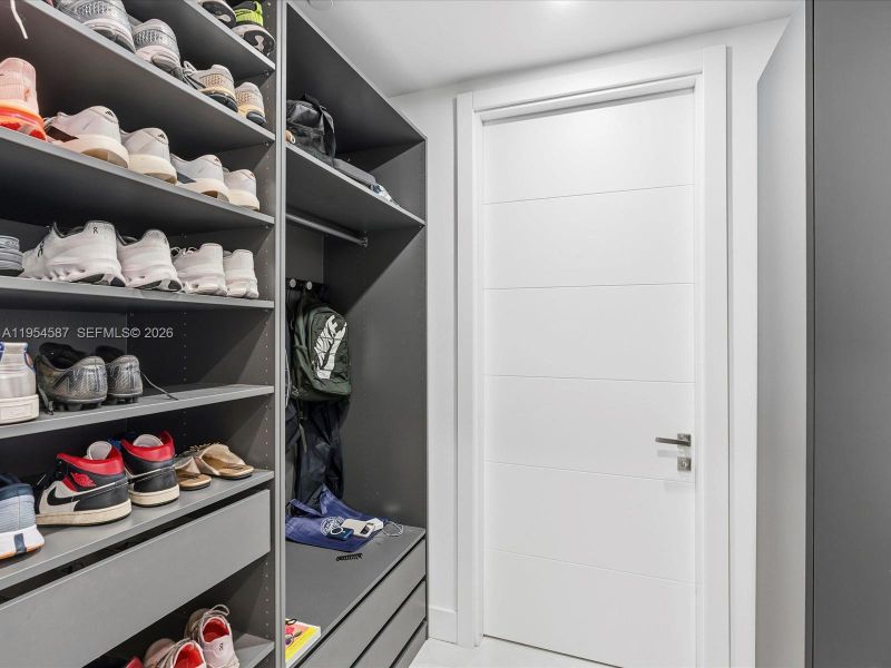 Close-up of interior finishes inside a home in , Plantation (Image 19).