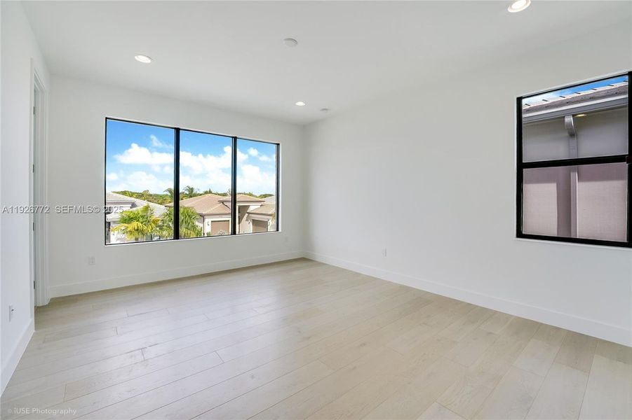 Spacious, unfurnished interior of a new home in Lotus Edge, Boca Raton (Image 20).