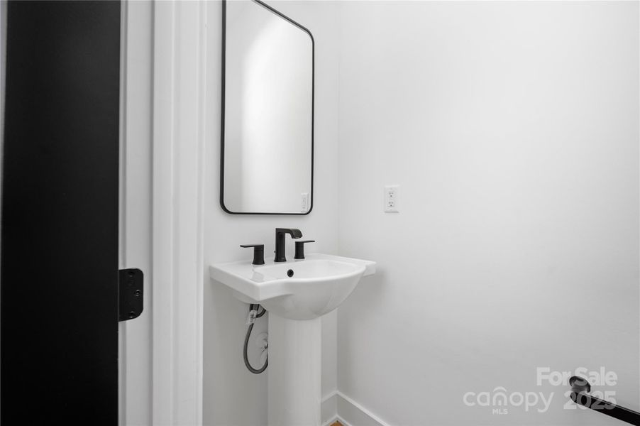 Image 38 of a home in .