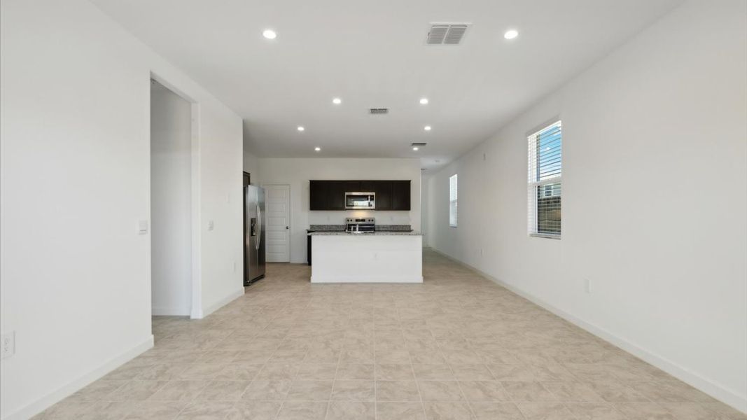 Spacious, unfurnished interior of a new home in Radiance at Superstition Vistas, Apache Junction (Image 20).