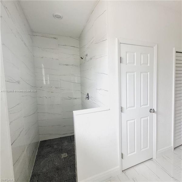 Furnished interior view inside a new home in , Lehigh Acres (Image 5).