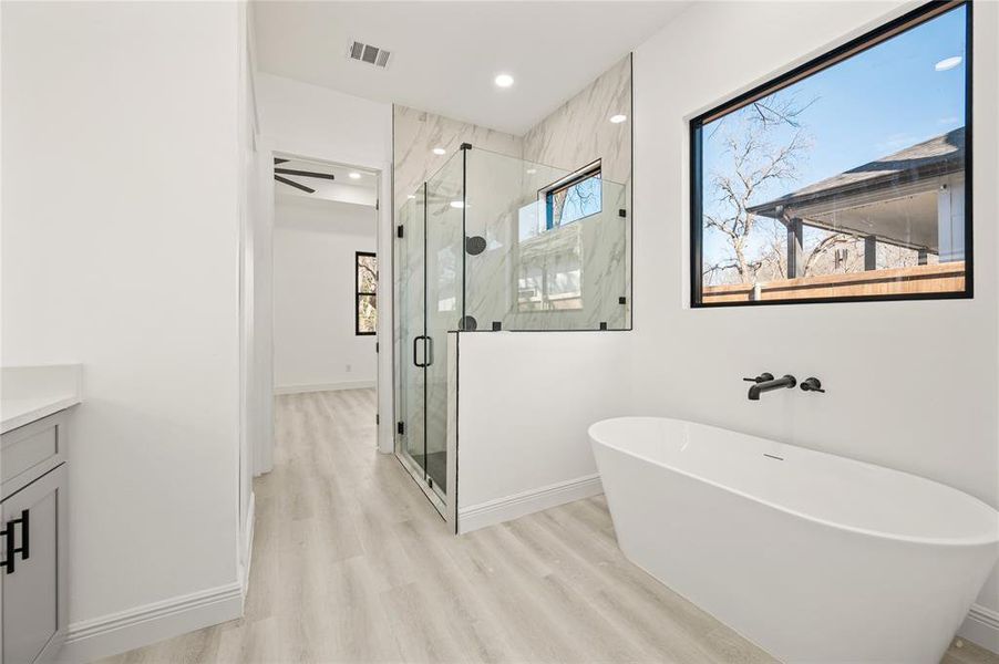 Furnished interior view inside a new home in , Dallas (Image 8).