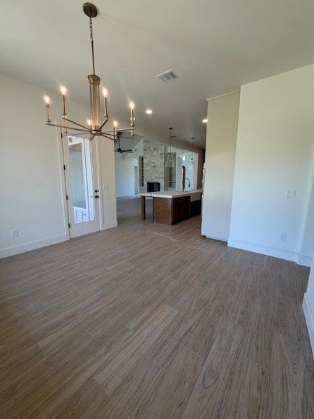 Spacious, unfurnished interior of a new home in , Weatherford (Image 19).