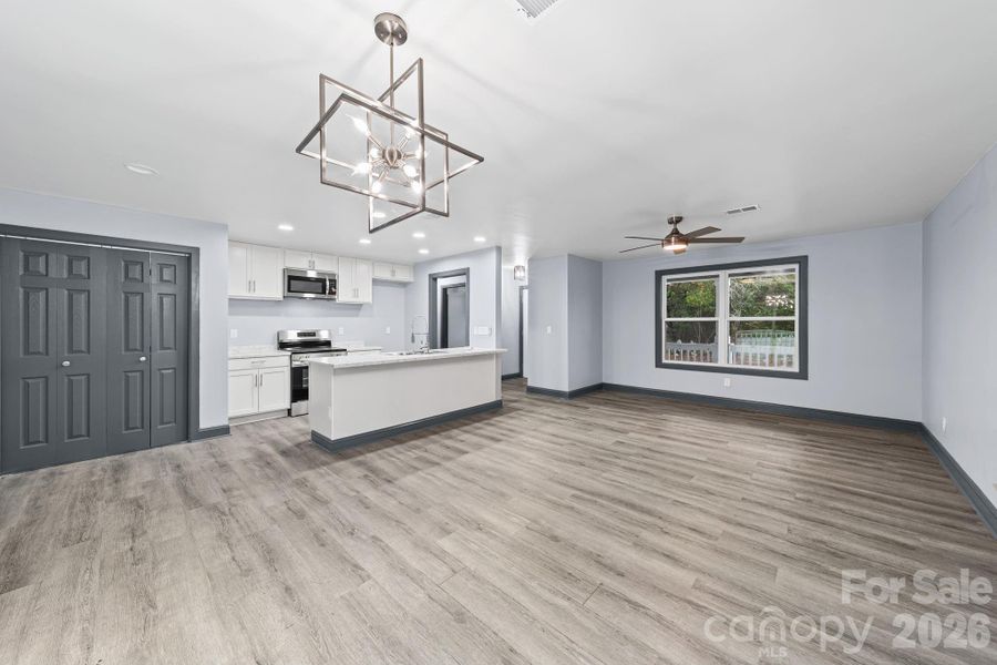 Spacious, unfurnished interior of a new home in , Orangeburg (Image 40).