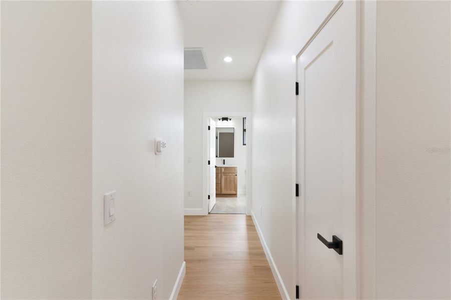 Spacious, unfurnished interior of a new home in , Port Charlotte (Image 14).