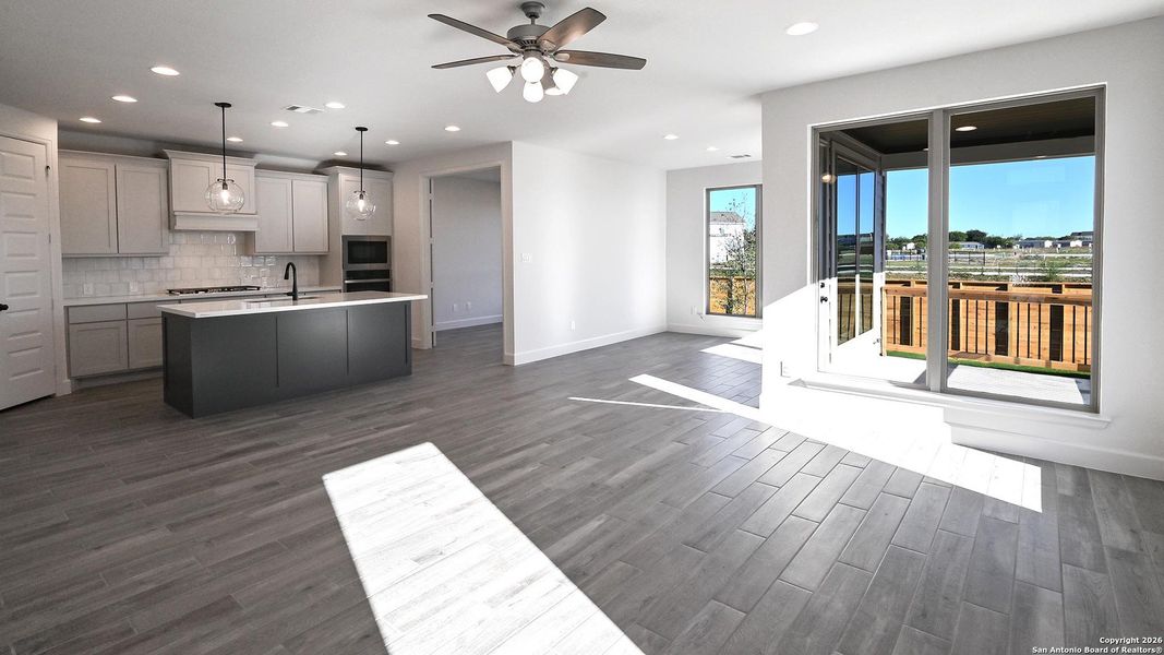 Spacious, unfurnished interior of a new home in Solms Landing 45', New Braunfels (Image 20).